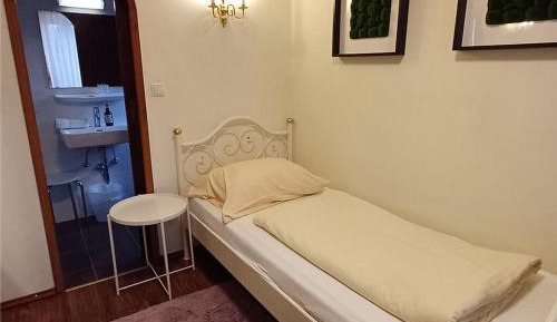 Small Single Room