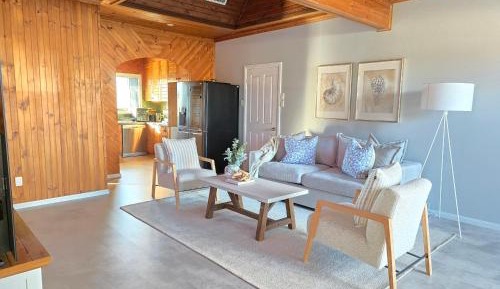 Single Room with Shared Shower and Toilet