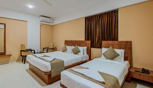 Deluxe Family Room