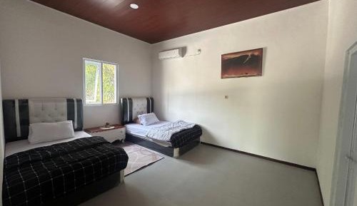 Double or Twin Room with Private Bathroom