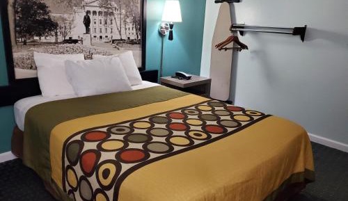 Queen Room - Disability Access