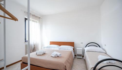 One-Bedroom Apartment with Balcony