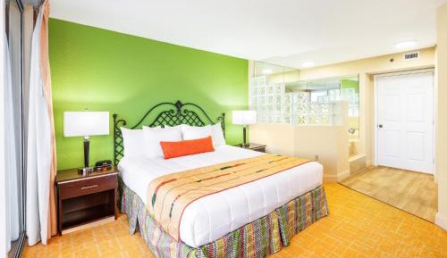 Superior One-Bedroom King Suite