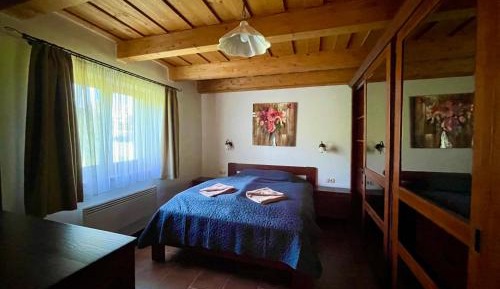 Three-Bedroom Apartment with Mountain View