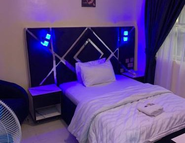 Room #1474190602