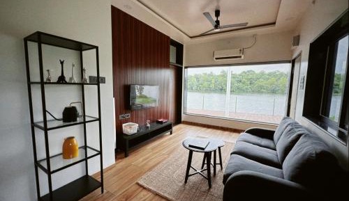 Room #1473936901