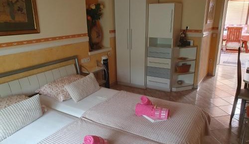 Deluxe Double Room with Extra Bed
