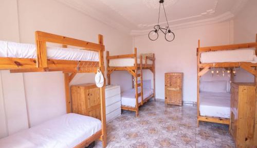 6-Bed Mixed Dormitory Room