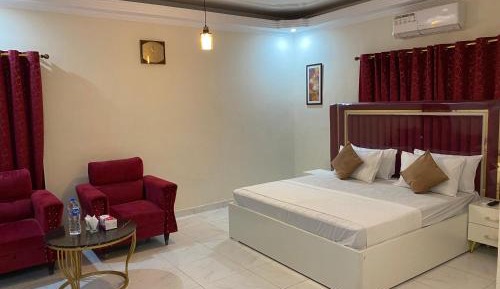 Deluxe King Room