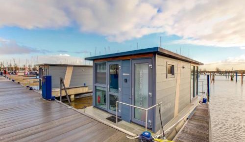 Two-Bedroom House Boat