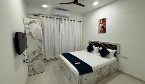 Two-Bedroom Deluxe Apartment