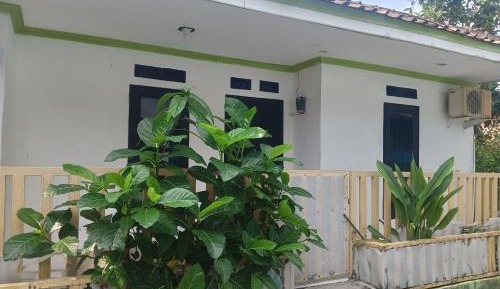 Deluxe Room (2 Adults + 1 Child)