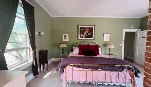Deluxe King Suite
