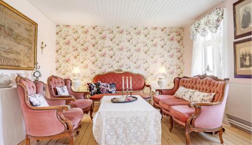 Five-Bedroom Holiday Home