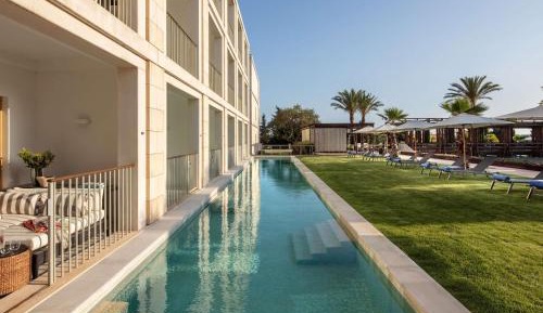 Signature King Room ith Balcony and Pool Access