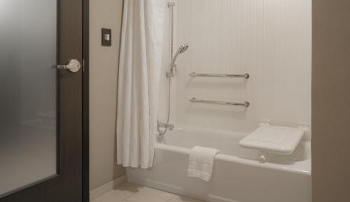 Standard Queen Room with Two Queen Beds - Hearing Accessible