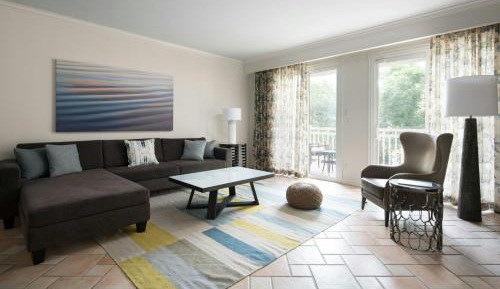 1 Bedroom Suite, 1 King Bed, Resort view, Whirlpool
