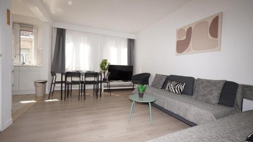 One-Bedroom Deluxe Apartment