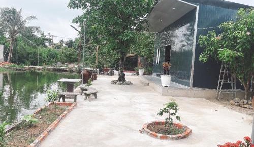 Family Room with Mountain View