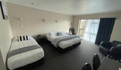 Executive King Room - Mobility Accessible