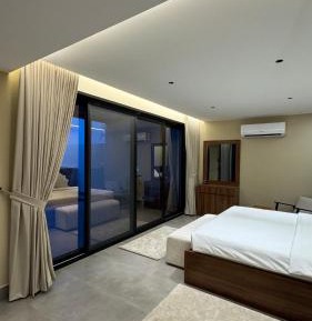 Three-Bedroom Holiday Home 