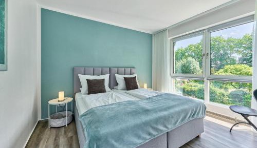 Apartment with Lake View