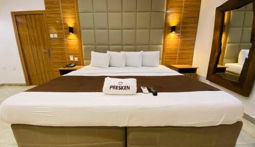 Superior King Room