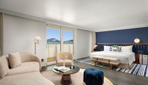 Grand Queen Room with Sea View