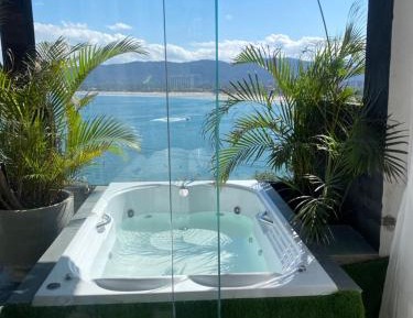 Studio Apartment with Sea View