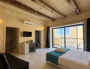 Large Double Room