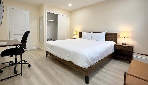 King Room with Balcony