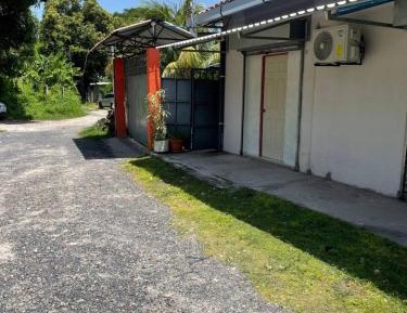 Apartment with Shower