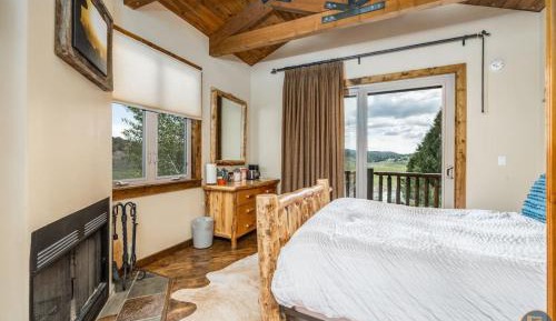 Apartment with View and Balcony