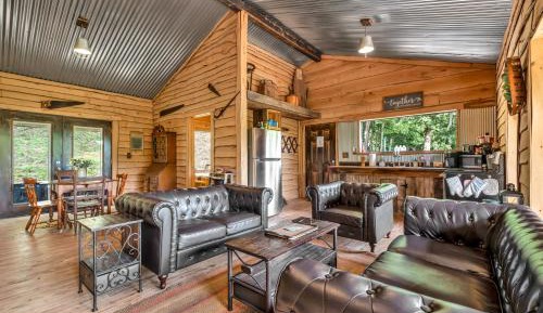 Three-Bedroom Holiday Home 
