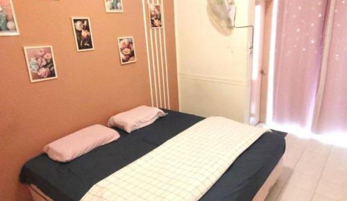 Three-Bedroom Apartment with Balcony