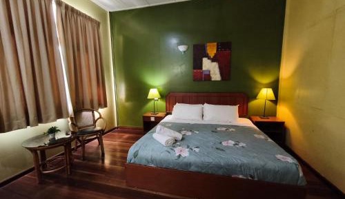 Deluxe Family Room
