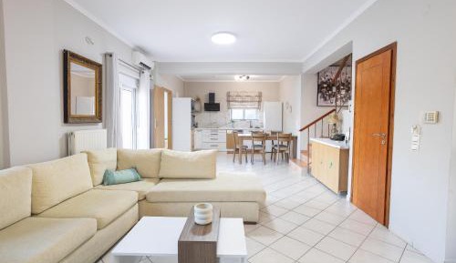 Four-Bedroom Apartment with Balcony 