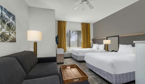 Queen Suite with Sofa Bed