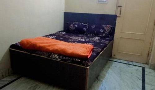 Single Room with Private Bathroom