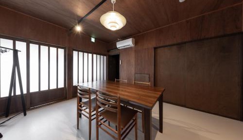 Two-Bedroom Townhouse with Private bathroom