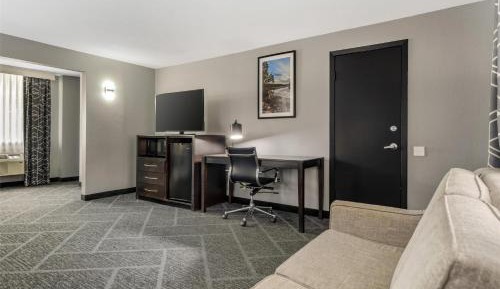 Executive King Room with Pool View