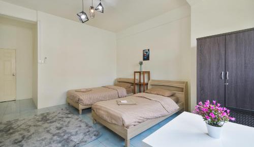 Deluxe Double or Twin Room with City View