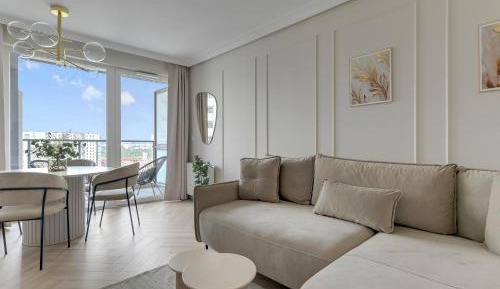 One-Bedroom Apartment with Balcony