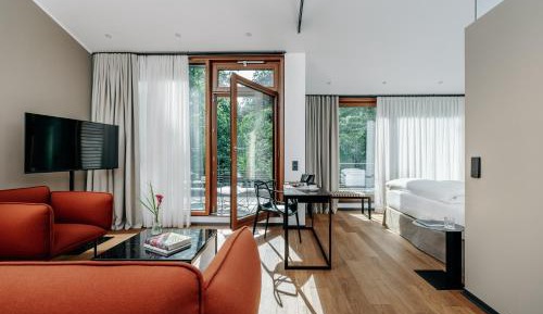 Deluxe King Suite