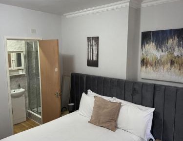 Double Room with Private Bathroom