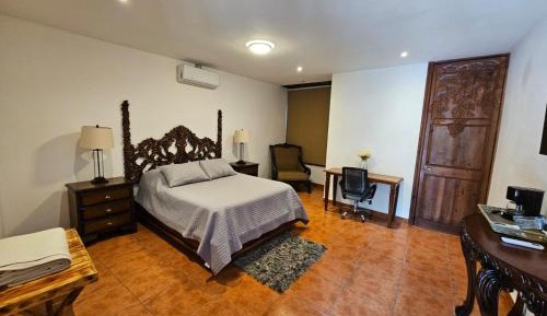 Standard Queen Room