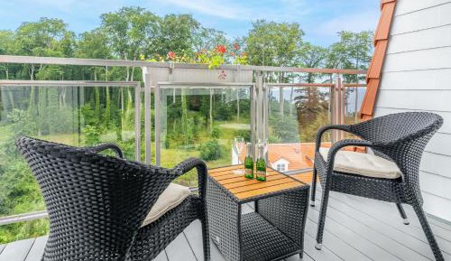 Deluxe Double Room with Balcony and Side Sea View