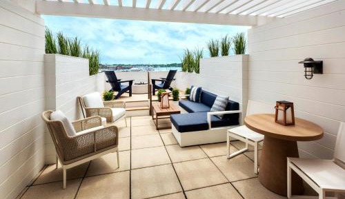 Guest room, 1 King, Water view, Balcony