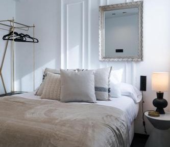 One-Bedroom Standard Apartment
