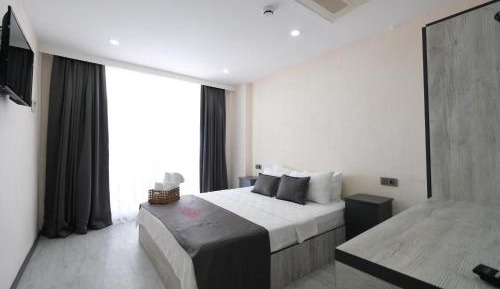 Junior Suite with Balcony